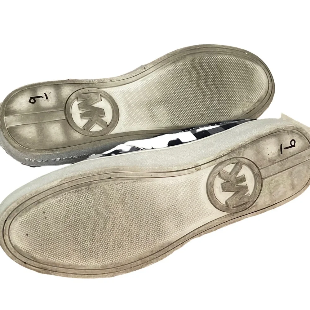 Michael Kors Navy Plaid Slip on With Daisy’s. Very Cute. Size 8